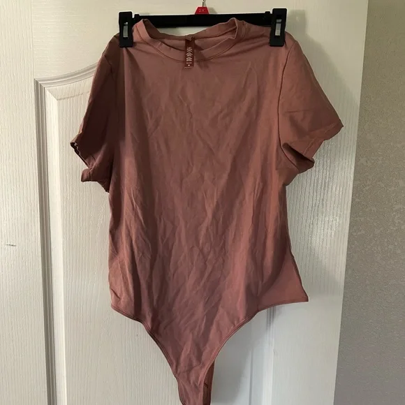 Skims EUC bodysuit - Picture 1 of 3